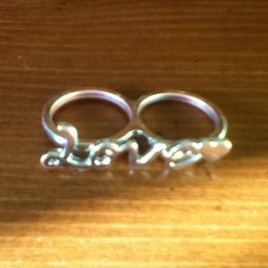 2 finger love ring