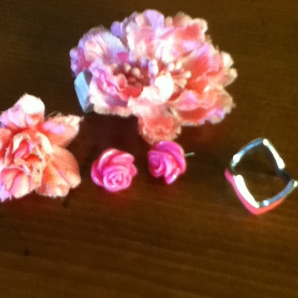 Gourgeous breast cancer set .