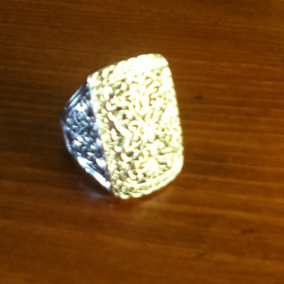 Kate spade ring with decorations on metal