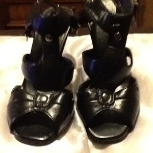 Black sandal 7