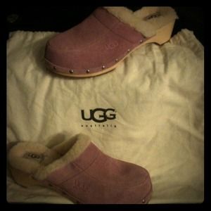 NEVER WORN - Lavender/pink slip on UGG clogs