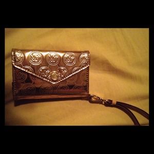 Reserved MICHAEL Michael Kors iPhone 4 wristlet