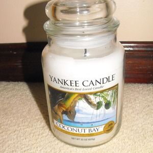 SOLD! BUNDLED FOR SLRUMFORD Yankee Candle Coconut