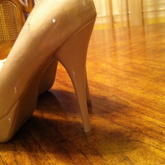 👠Nude Pumps👠 - Picture 2 of 4