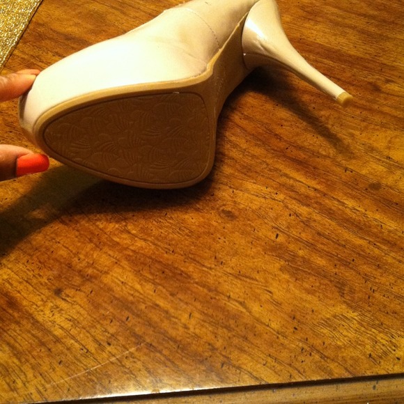 👠Nude Pumps👠 - Picture 3 of 4