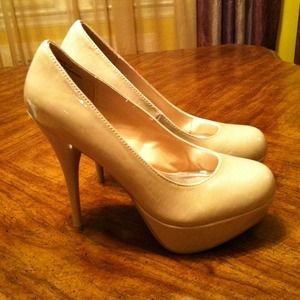 👠Nude Pumps👠