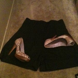 Gray high waist flowy shorts