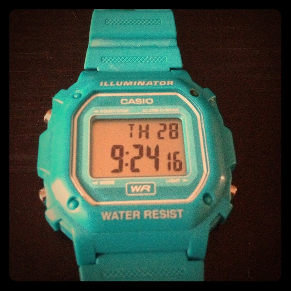 REDUCED Casio retro watch supercool
