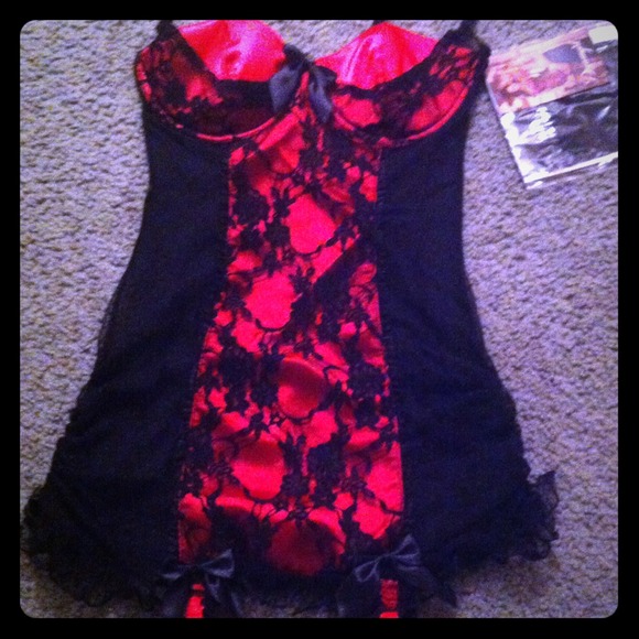 Dream girl NWT pink and black lingerie
