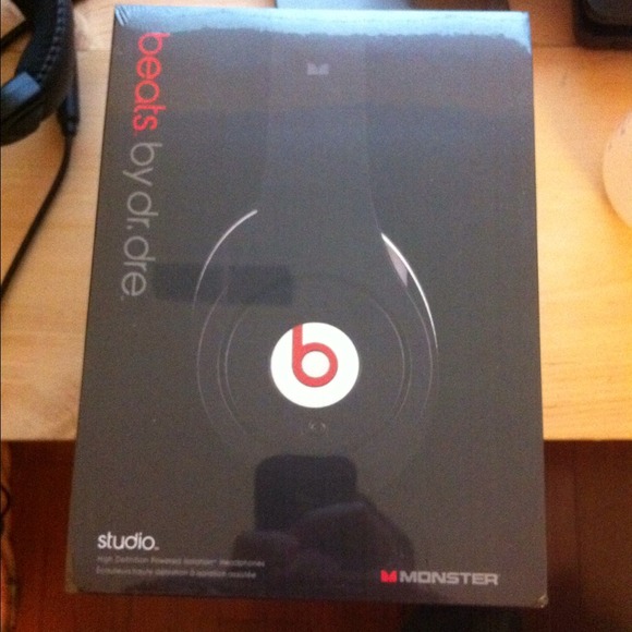 *RESERVED* Monster Beats by Dre Studio (black)