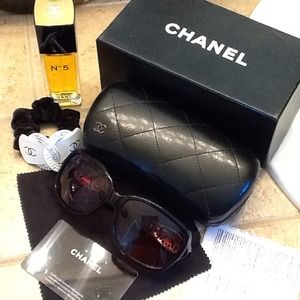 Reduced CHANEL authentic sunglasses