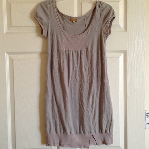 ♦TRADED ♦Cute grey top/dress. Size Medium.