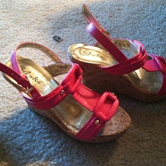 Hot pink wedges