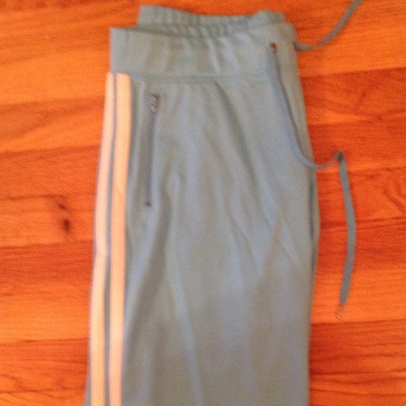 Juicy Couture Track Suit - Picture 4 of 4