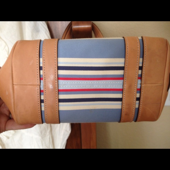 🌺Traded 🌺Cute fabric and leather Coach purse - Picture 3 of 4