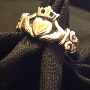 James Avery Claddagh Ring 925 size6