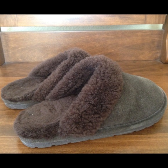 ♥ SOLD ♥ Brown suede slippers/scuffs