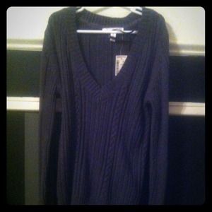 Grey long-sleeve, v-neck sweater!