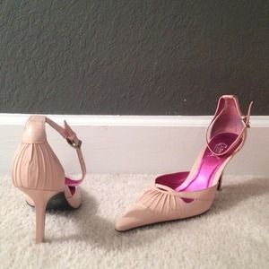 BEAUTIFUL PINK PUMPS