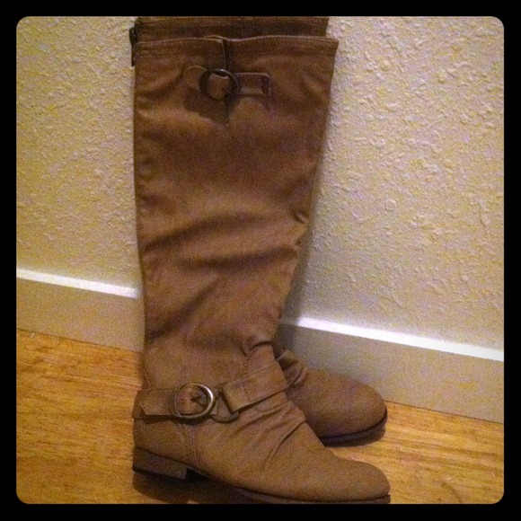brand new worn once tan boots!