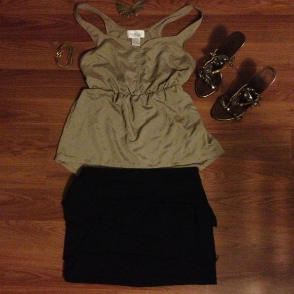 Shimmery Gold chiffon tank - Picture 1 of 2