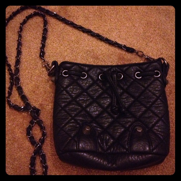 Quilted black chain shoulder bag