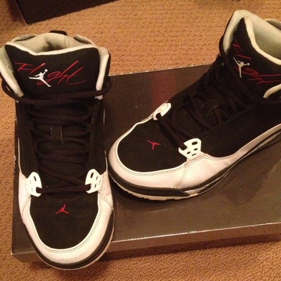 🌸 Sold🌸 Jordan O'L school III