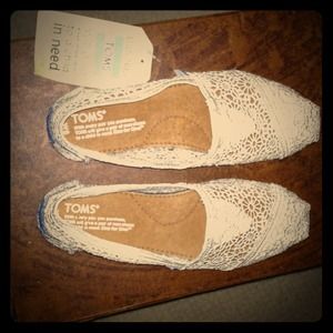Brand New Never Worn TOMS