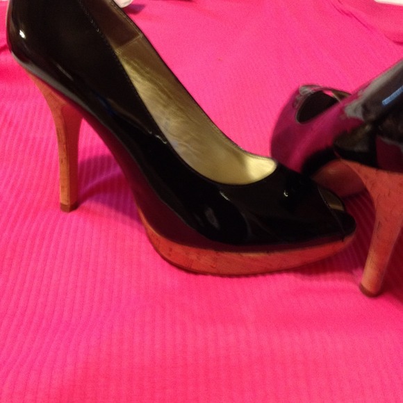 Shoes - Picture 2 of 3