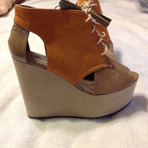 Boot - Picture 4 of 4