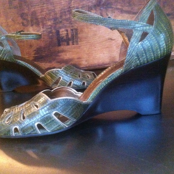 Franco Sarto Wedges - Picture 2 of 3