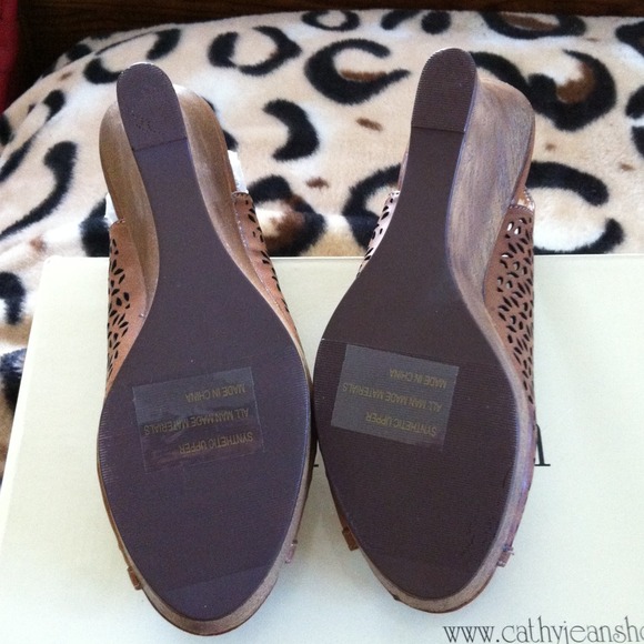 Cathy Jean Wedges - Picture 3 of 4