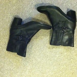 Black Circa Joan & David Zip boots