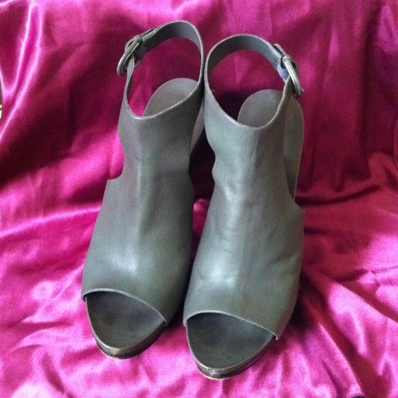 Kenneth Cole Leather Heels