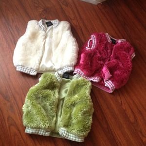 ❌SOLD❌3 Warm vests 24mo.