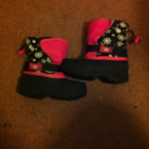 Toddler snow boots
