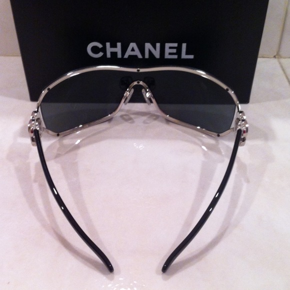 Chanel sunglasses- limited edition main image 4