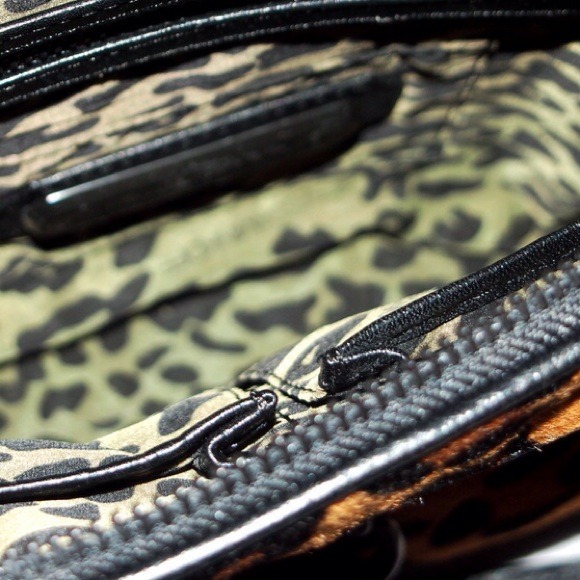 SOLD! NWT Cheetah Rebecca Minkoff Mac Clutch - Picture 3 of 4