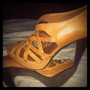 Reduced 😍😍😍 Carmel Chinese Laundry Heels