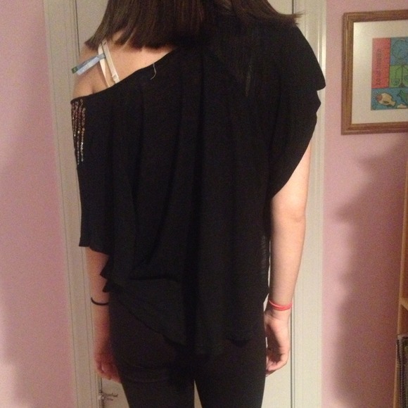 sequenced black top - Picture 2 of 2