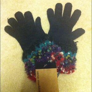 SOLD. Steve Madden winter gloves with cuffs