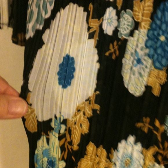 Blouse - Picture 2 of 3