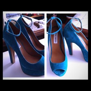 STEVE MADDEN teal pumps