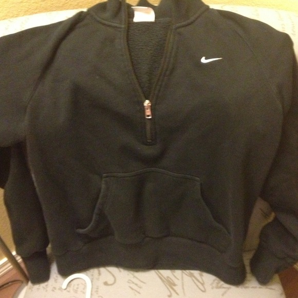 Black Nike pullover
