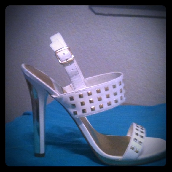 Amazing sexy shoes need to be enjoyed