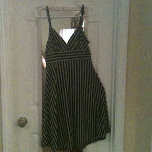 Dresses in excellent conditions. Some are new