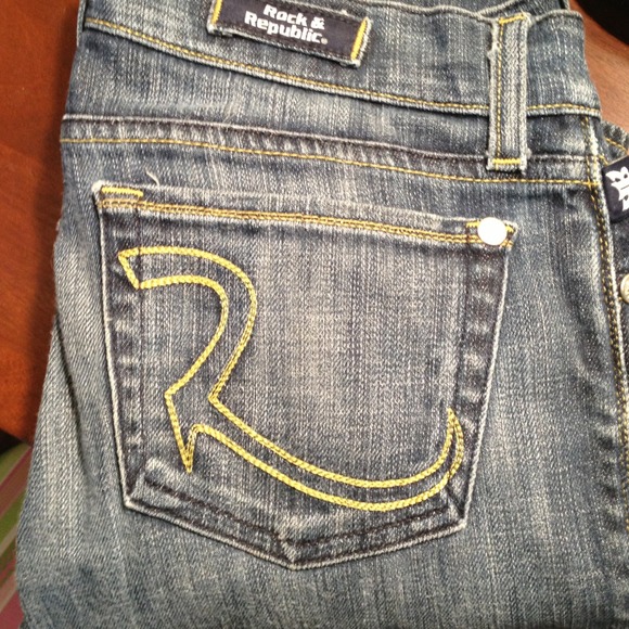 Medium wash straight leg Rock & Republics