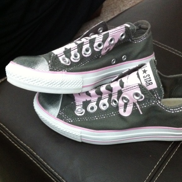 Converse like new faux lace chucks