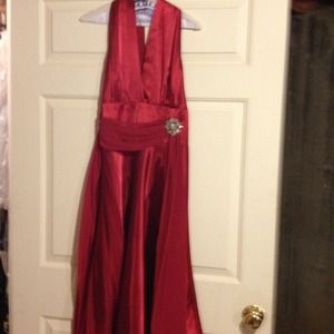 Dress to b worn in wedding that was canceled