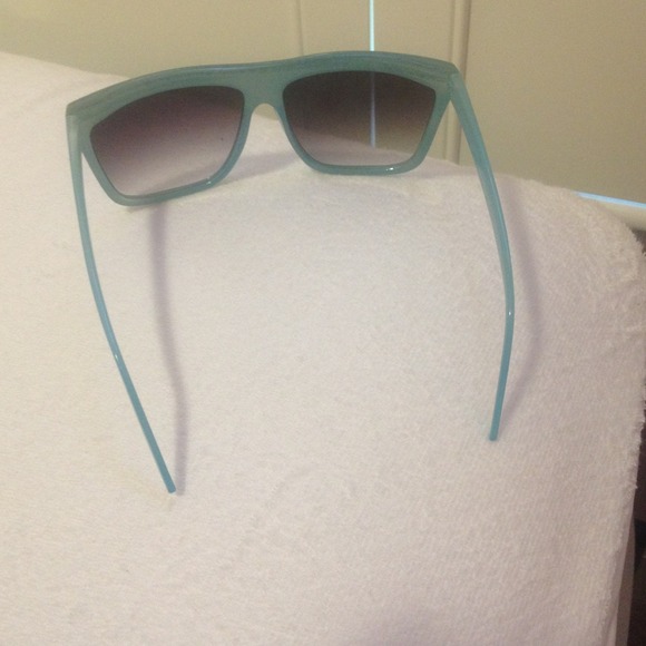 sunglasses - Picture 3 of 4